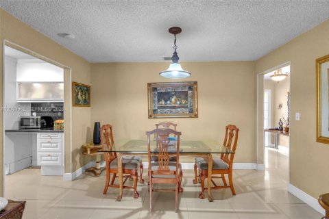 House in Miami, Florida 3 bedrooms, 153.38 sq.m. № 2083617 - photo 9