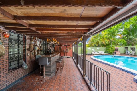 House in Miami, Florida 3 bedrooms, 153.38 sq.m. № 2083617 - photo 28