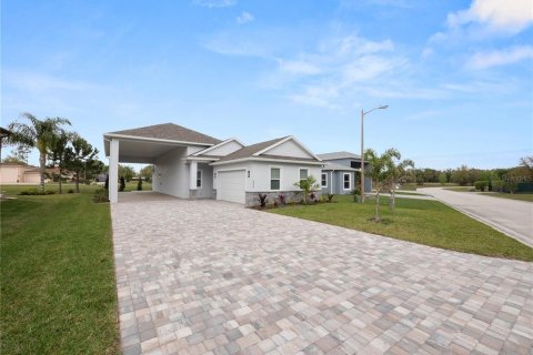 House in Polk City, Florida 2 bedrooms, 147.34 sq.m. № 1855398 - photo 1