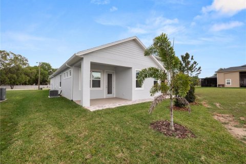 House in Polk City, Florida 2 bedrooms, 147.34 sq.m. № 1855398 - photo 6