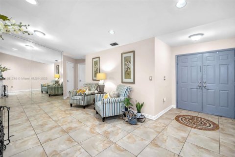 Villa ou maison à vendre à Hialeah, Floride: 4 chambres, 152.17 m2 № 1930009 - photo 18