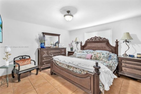 Villa ou maison à vendre à Hialeah, Floride: 4 chambres, 152.17 m2 № 1930009 - photo 5