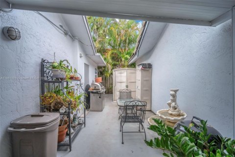 Villa ou maison à vendre à Hialeah, Floride: 4 chambres, 152.17 m2 № 1930009 - photo 8
