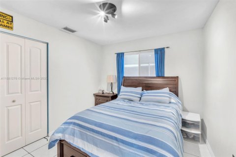 Villa ou maison à vendre à Hialeah, Floride: 4 chambres, 152.17 m2 № 1930009 - photo 16