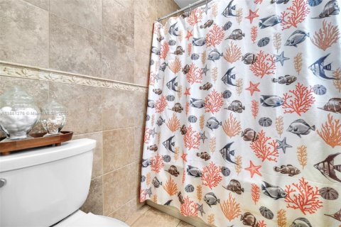 Villa ou maison à vendre à Hialeah, Floride: 4 chambres, 152.17 m2 № 1930009 - photo 14