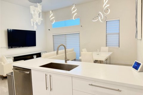 Touwnhouse à vendre à Plantation, Floride: 3 chambres, 150.13 m2 № 2047916 - photo 3