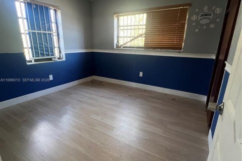 Casa en venta en Opa-locka, Florida, 4 dormitorios, 127.46 m2 № 2058620 - foto 8