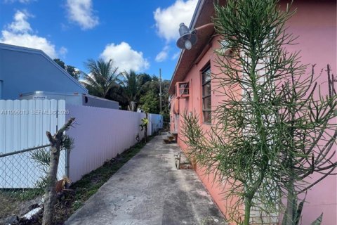 Casa en venta en Opa-locka, Florida, 4 dormitorios, 127.46 m2 № 2058620 - foto 16