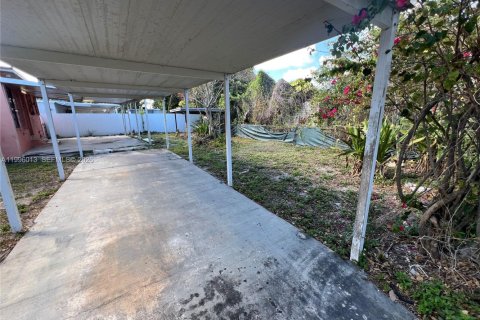 Casa en venta en Opa-locka, Florida, 4 dormitorios, 127.46 m2 № 2058620 - foto 18