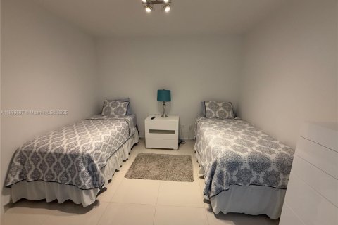 Condominio en alquiler en Sunny Isles Beach, Florida, 2 dormitorios, 146.69 m2 № 2059683 - foto 15