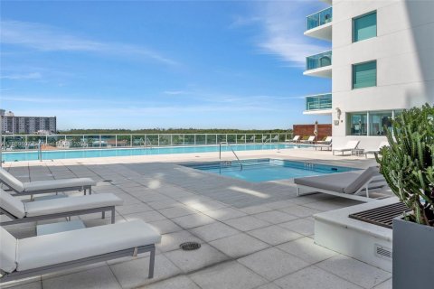 Condominio en alquiler en Sunny Isles Beach, Florida, 2 dormitorios, 146.69 m2 № 2059683 - foto 23