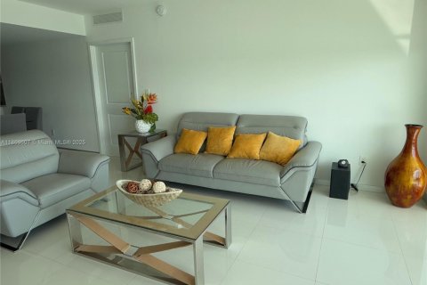 Condominio en alquiler en Sunny Isles Beach, Florida, 2 dormitorios, 146.69 m2 № 2059683 - foto 8