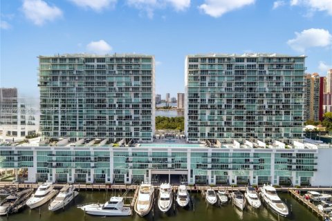 Condominio en alquiler en Sunny Isles Beach, Florida, 2 dormitorios, 146.69 m2 № 2059683 - foto 25