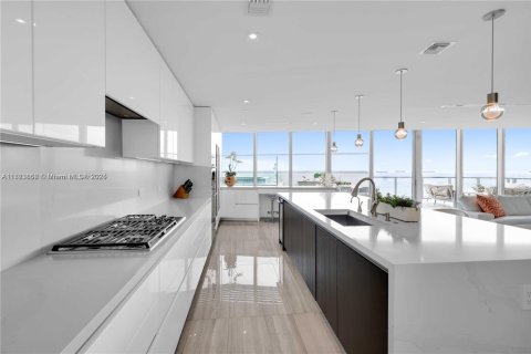 Condominio en venta en Fort Lauderdale, Florida, 4 dormitorios, 349.96 m2 № 1488928 - foto 17