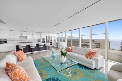 Condominio en venta en Fort Lauderdale, Florida, 4 dormitorios, 349.96 m2 № 1488928 - foto 12