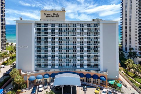 Condo in Sunny Isles Beach, Florida  № 1728393 - photo 14