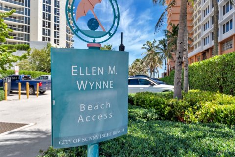 Condo in Sunny Isles Beach, Florida  № 1728393 - photo 26