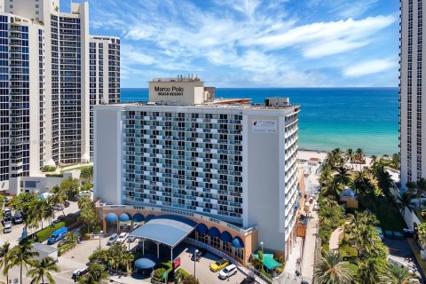 Condo in Sunny Isles Beach, Florida  № 1728393 - photo 17