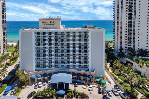 Condo in Sunny Isles Beach, Florida  № 1728393 - photo 15