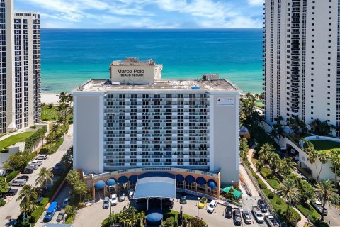 Condo in Sunny Isles Beach, Florida  № 1728393 - photo 16