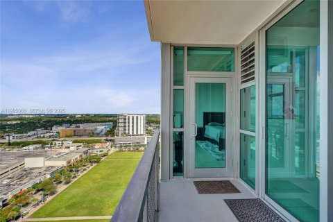 Condo in Miami, Florida, 1 bedroom  № 1983500 - photo 18