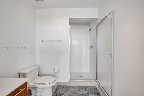 Condo in Miami, Florida, 1 bedroom  № 1983500 - photo 12