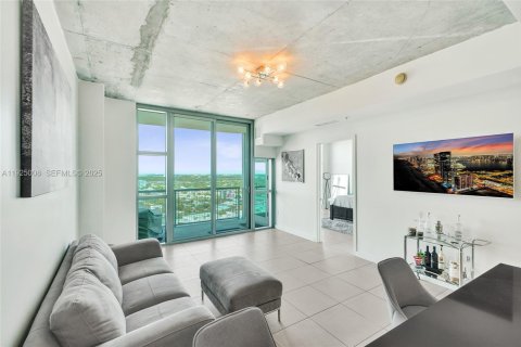 Condo in Miami, Florida, 1 bedroom  № 1983500 - photo 6