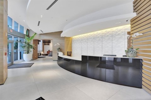 Condo in Miami, Florida, 1 bedroom  № 1983500 - photo 28