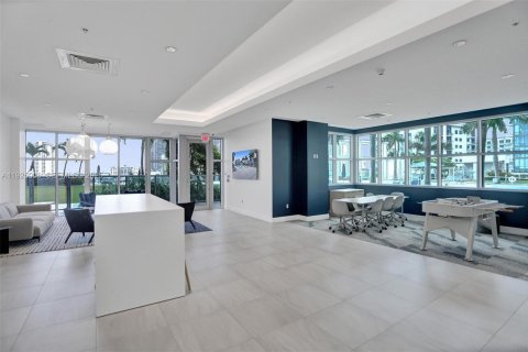 Condo in Miami, Florida, 1 bedroom  № 1983500 - photo 16