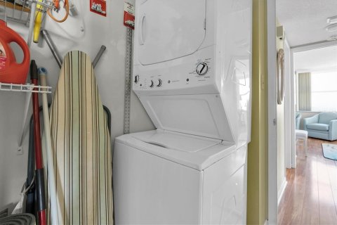 Condominio en venta en Redington Shores, Florida, 2 dormitorios, 134.71 m2 № 1642889 - foto 18