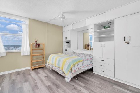 Condominio en venta en Redington Shores, Florida, 2 dormitorios, 134.71 m2 № 1642889 - foto 14