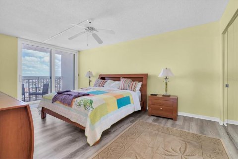 Condominio en venta en Redington Shores, Florida, 2 dormitorios, 134.71 m2 № 1642889 - foto 12