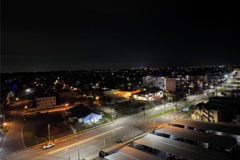 Condominio en venta en Redington Shores, Florida, 2 dormitorios, 134.71 m2 № 1642889 - foto 26