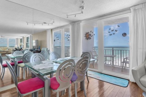 Condominio en venta en Redington Shores, Florida, 2 dormitorios, 134.71 m2 № 1642889 - foto 9