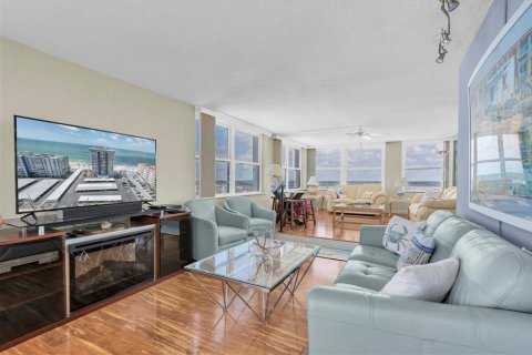 Condominio en venta en Redington Shores, Florida, 2 dormitorios, 134.71 m2 № 1642889 - foto 5