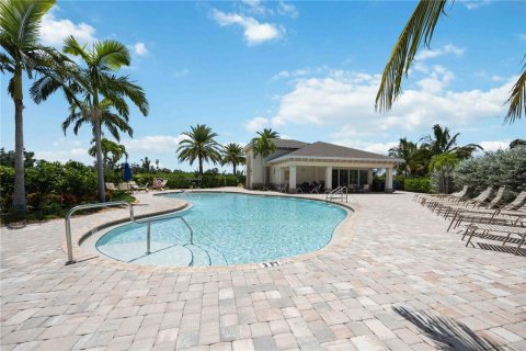 House in COVES OF ESTERO BAY in Fort Myers, Florida 3 bedrooms, 242.38 sq.m. № 1628270 - photo 5