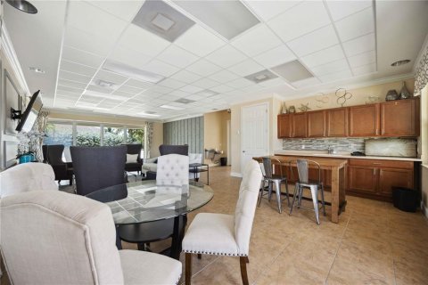 House in COVES OF ESTERO BAY in Fort Myers, Florida 3 bedrooms, 242.38 sq.m. № 1628270 - photo 7