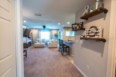 Townhouse in Wesley Chapel, Florida 4 bedrooms, 161.84 sq.m. № 1849421 - photo 3