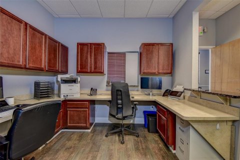 Propiedad comercial en alquiler en Largo, Florida, 174.75 m2 № 1837747 - foto 17