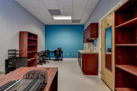 Propiedad comercial en alquiler en Largo, Florida, 174.75 m2 № 1837747 - foto 30