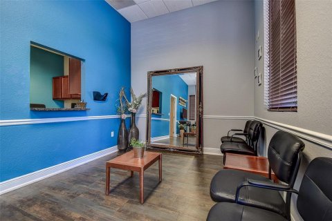 Propiedad comercial en alquiler en Largo, Florida, 174.75 m2 № 1837747 - foto 5