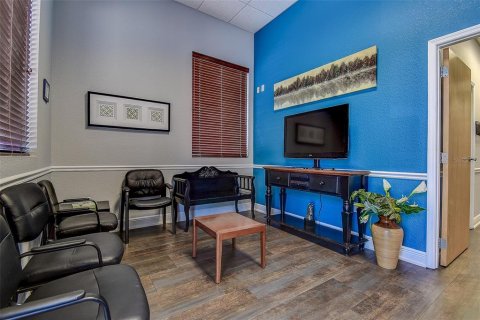 Propiedad comercial en alquiler en Largo, Florida, 174.75 m2 № 1837747 - foto 6