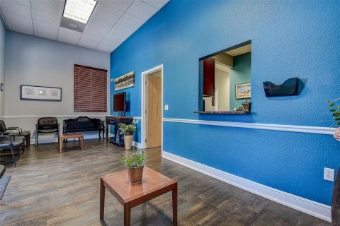 Propiedad comercial en alquiler en Largo, Florida, 174.75 m2 № 1837747 - foto 7