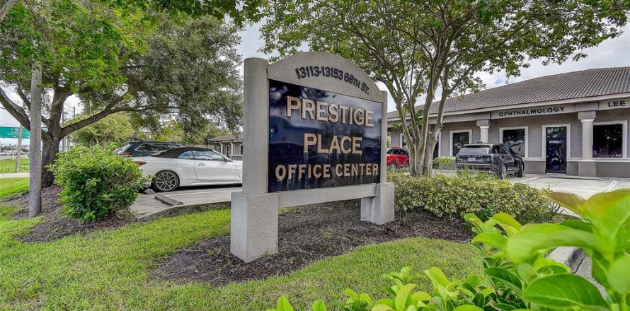 Propiedad comercial en Largo, Florida 174.75 m2 № 1837747