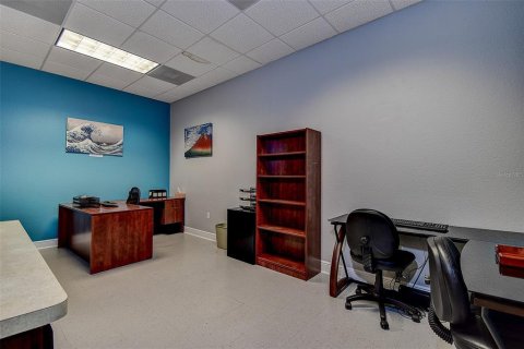 Propiedad comercial en alquiler en Largo, Florida, 174.75 m2 № 1837747 - foto 29