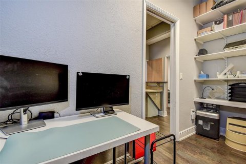 Propiedad comercial en alquiler en Largo, Florida, 174.75 m2 № 1837747 - foto 14