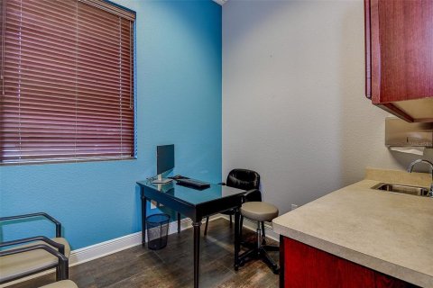 Propiedad comercial en alquiler en Largo, Florida, 174.75 m2 № 1837747 - foto 20