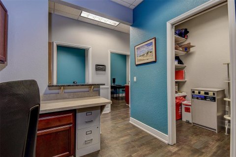 Propiedad comercial en alquiler en Largo, Florida, 174.75 m2 № 1837747 - foto 12