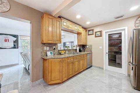 House in Tamarac, Florida 2 bedrooms, 113.9 sq.m. № 1700698 - photo 18