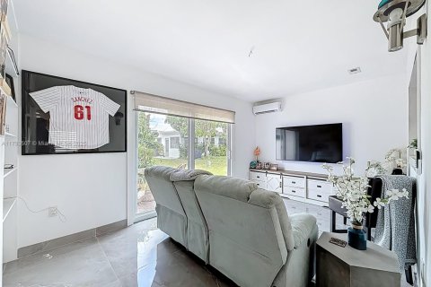 House in Tamarac, Florida 2 bedrooms, 113.9 sq.m. № 1700698 - photo 28